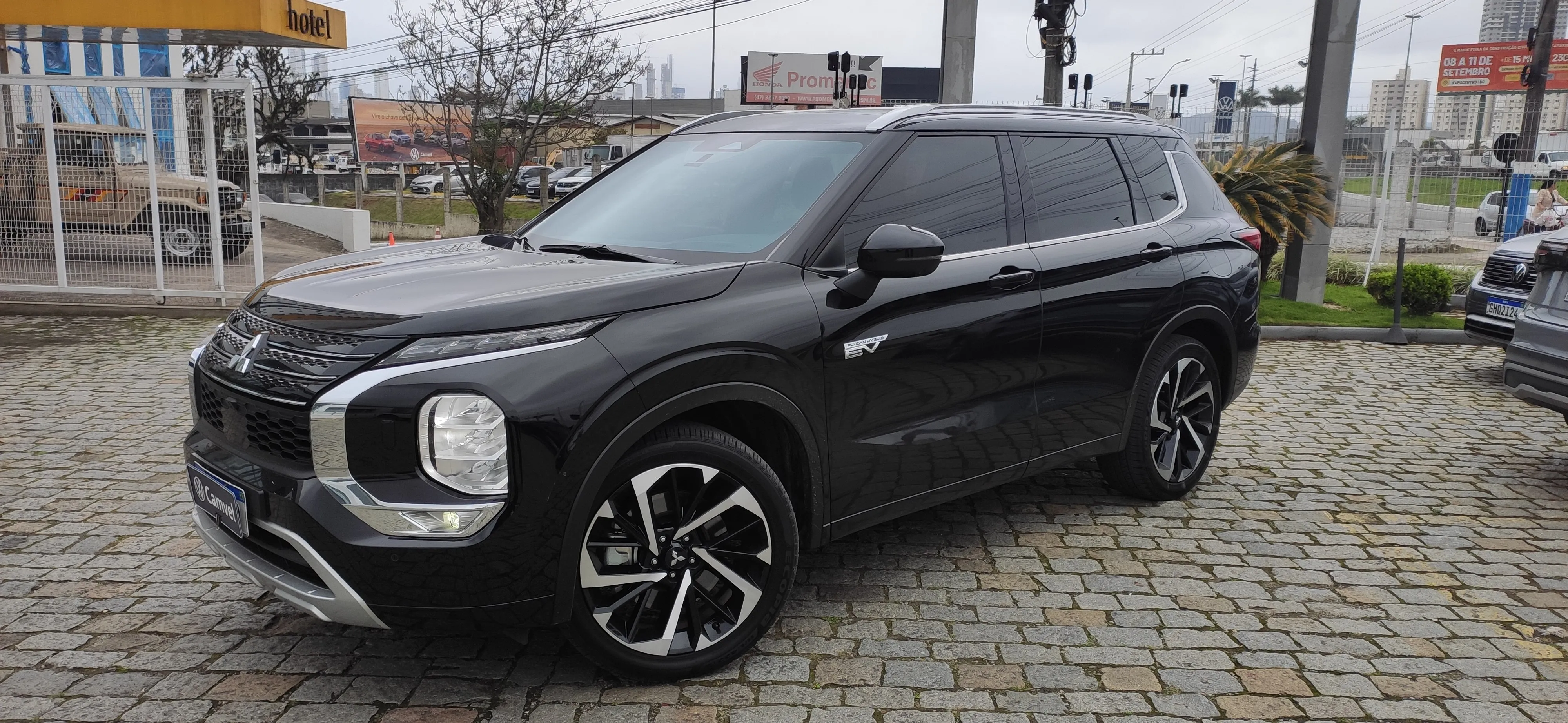 MMC OUTLANDER Signature 2.4 4x4 Aut (Híb)